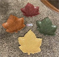 SMALL AUTUMN LEAF SNACK PLATES