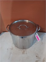9 x 11 and a half inch cooking pot