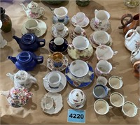Tea Cups & Saucers, Tea Pot
