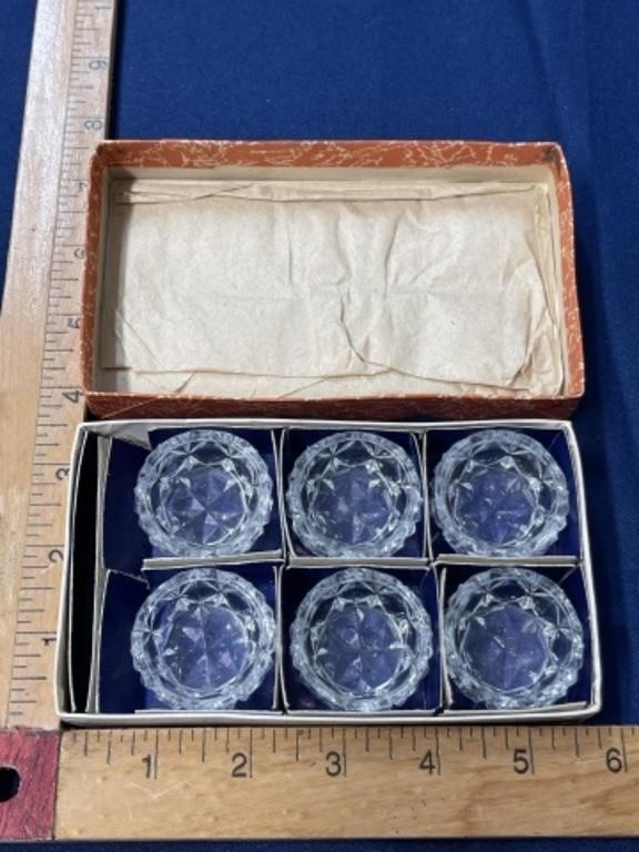 Vintage clear salt cellars in box