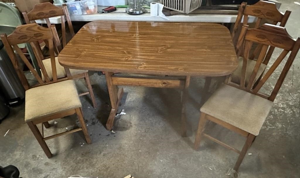 TABLE W/(4)CHAIRS-APPROX. 3'x5'