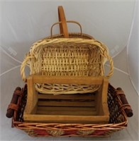 Group of 6 assorted baskets