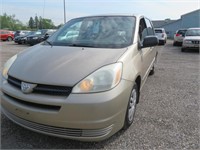 2004 TOYOTA SIENNA CE 348749 KMS