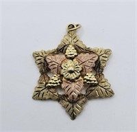 10K Black Hills Gold Botanical Star Pendant