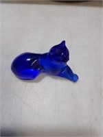 Collectible cobalt glass cat 3 inches long