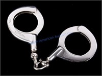 Harrington & Richardson Super-Handcuffs No. 123