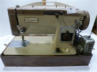 Simpson Sewing Machine Has Bobbin - Turns On