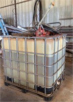 1000 Container w/oil, hose, & fill-rite piston