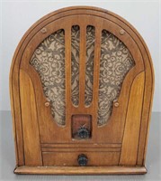 Vintage tombstone style Philco radio - 14" tall