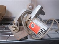 Black & Decker Saw w/ Plywood Blade