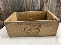 VINTAGE LEE PRUNES WOODEN BOX