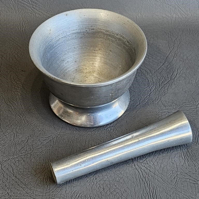 Aluminum Mortar & Pestle  3" tall