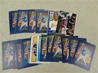 Lot of 22 Hank Aaron Cards
