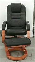 Ducks Unlimited leather chair and footstool