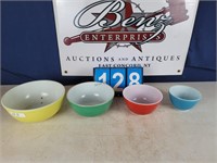 SET 4 COLORED PYREX NESTING MIXING BOWLS