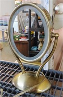 MAKE UP / DRESSER LIGHTED MIRROR