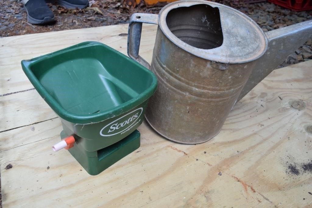 Metal Watering Can & Seeder 2pcs