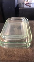 Pyrex set baking dishes (4)