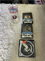 Star Trek souvenir plates with stands and 1984