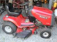 Snapper ST1842 Hydrostatic lawn tractor