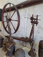 Retro Style Primitive Spinning Wheel