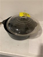 #8 MARKED CAST IRON DUTCH OVEN W/ GLASS LID