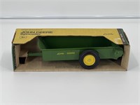 John Deere Spreader 1/16 scale