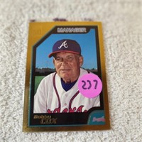 2021 Topps Gold 990/2001 Bobby Cox