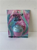 Holler and glow cupcake bath bomb