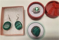 GREEN STONE EARRINGS, RING AND FASHION RING