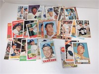 LOT OF 29 MICKEY MANTLE MODERN CARDS