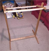 Wood Crafting Frame with Pivot Top