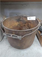 Cast Iron Bale-Handled Kettle