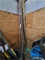 LOT OF 8' GROUND RODS