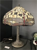 Tiffany Style Stained Glass Table Lamp.