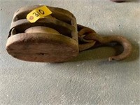 Wooden block pulley