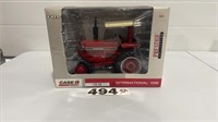 ERTL CASE IH INTERNATIONAL 1066 TOY TRACTOR