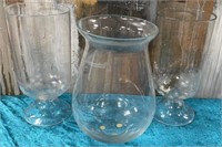 11 - LOT OF 3 GLASS VASES (B51)