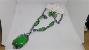 Unmarked green stone necklace and earrings set