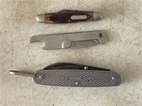 3- Pocket Knives