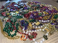 HUGE Lot of VINTAGE COLLECTABLE Marti Gras Beads!
