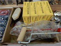BOX OF ASSTD RANCHING TOOLS AND 4 NEW HAT
