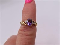 10kt Gold?? sz6.25 Ring w/ Purple Stone 2g