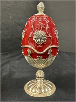 Wallace 2002 Red Hinged Musical Egg