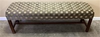 BUTTON TUFTED BENCH