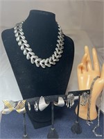 Stunning Vintage Necklace Statement Earrings plus