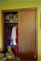 Closet Lot w/Shoes & Clothing