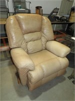 PLUSH LEATHER RECLINER USED
