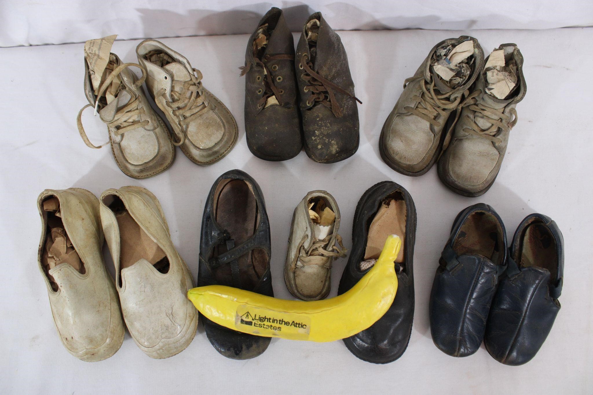 13 Vtg. Baby & Children's Single & Paired Shoes