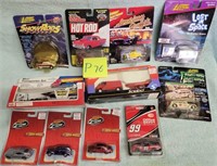 R - LOT OF COLLECTIBLE CARS (P76)
